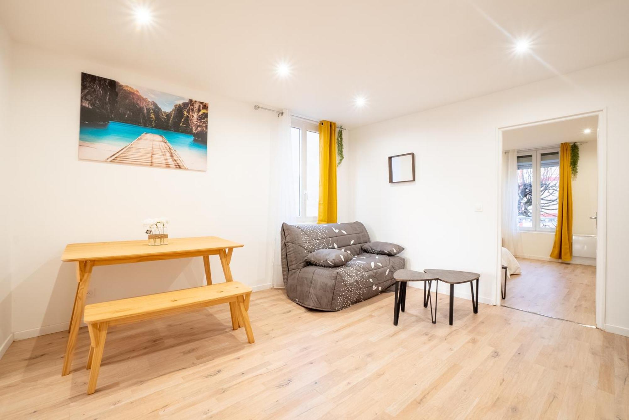 Budget Appart Avec Parking Au Centre-Ville Charleville-Mézières Exteriér fotografie